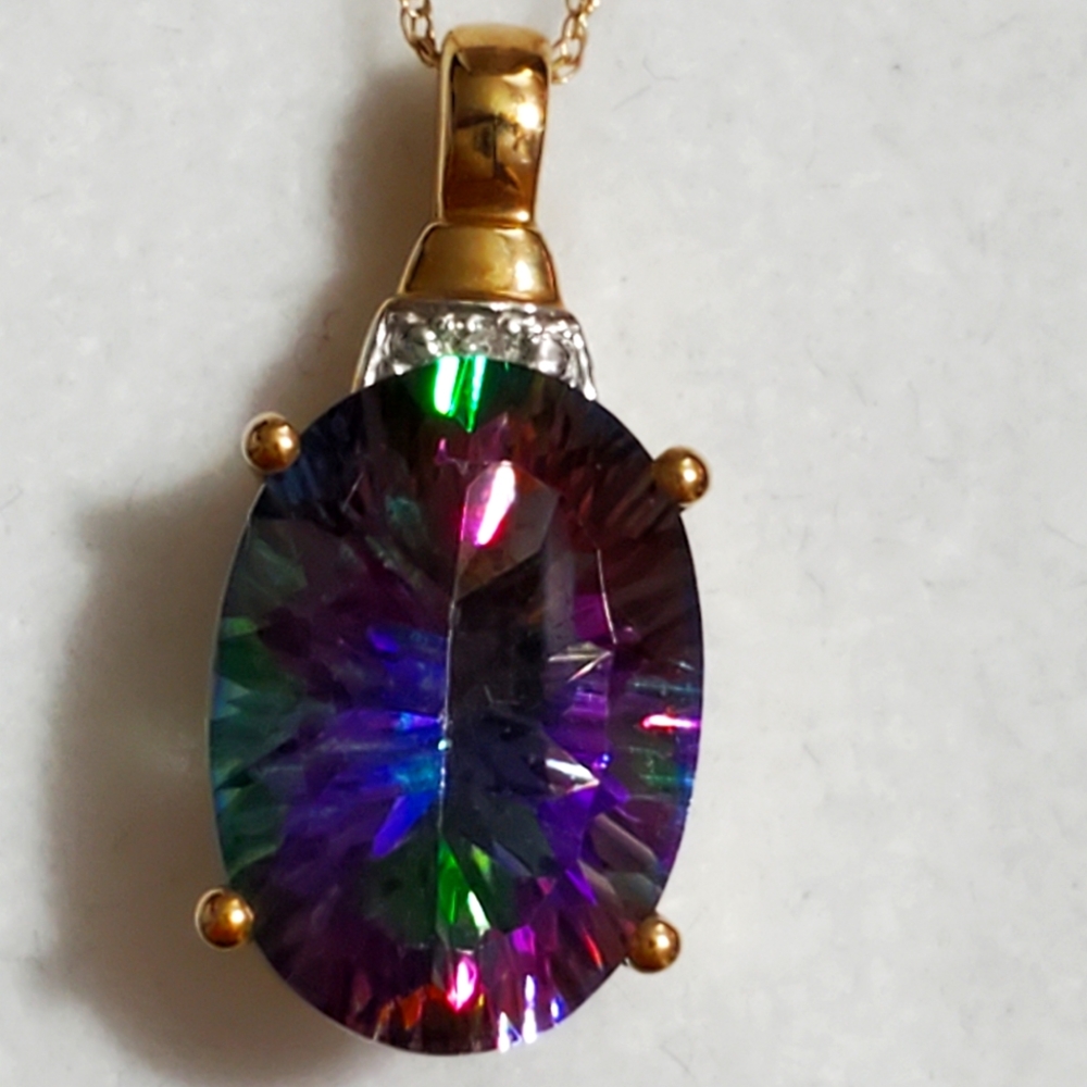 10K Gold Mystic Topaz Pendant Necklace